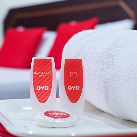 Oyo 715 Mr J Hotel Кота-Бару Экстерьер фото